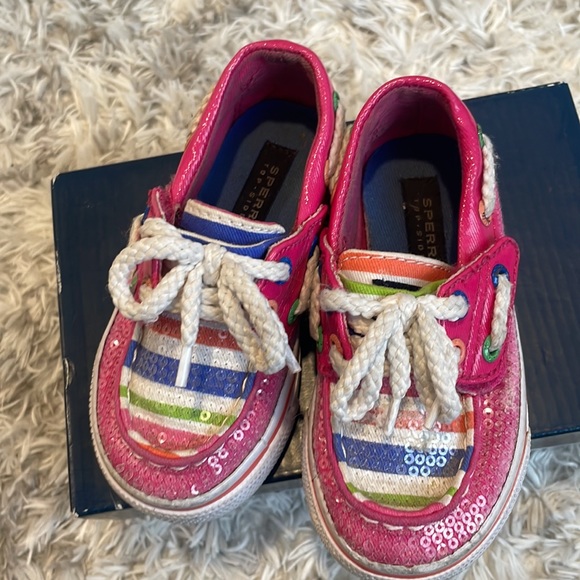 3 pairs toddler shoes - Picture 4 of 9